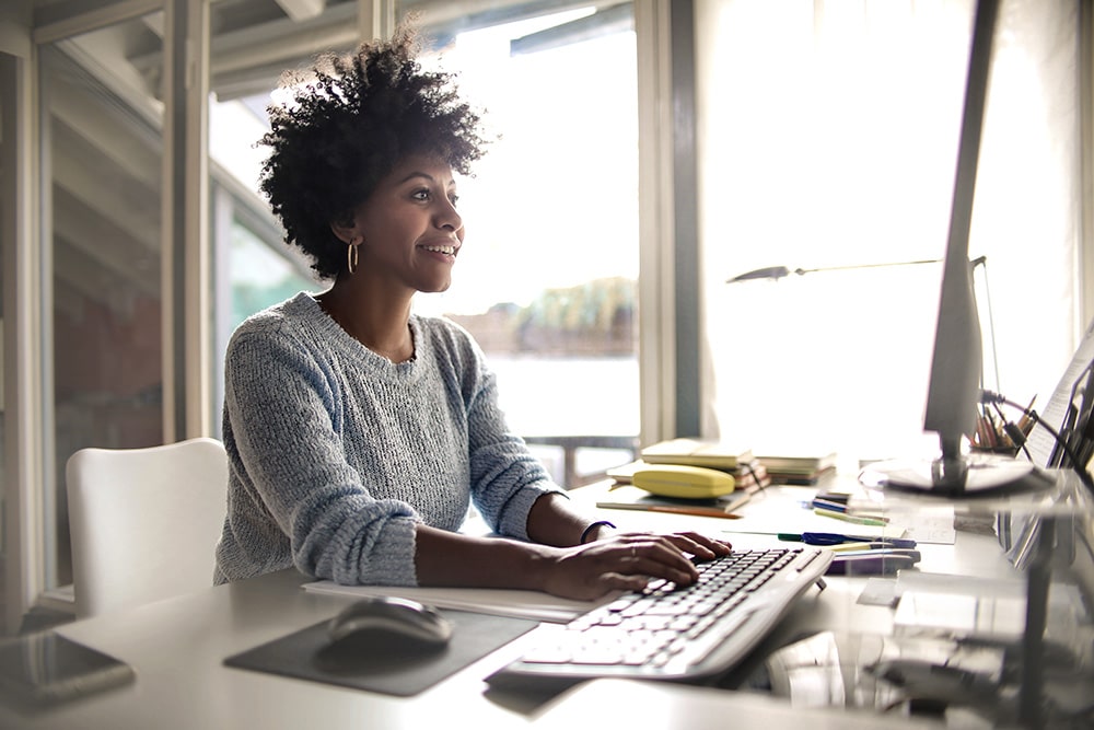 worker getting partner discounts